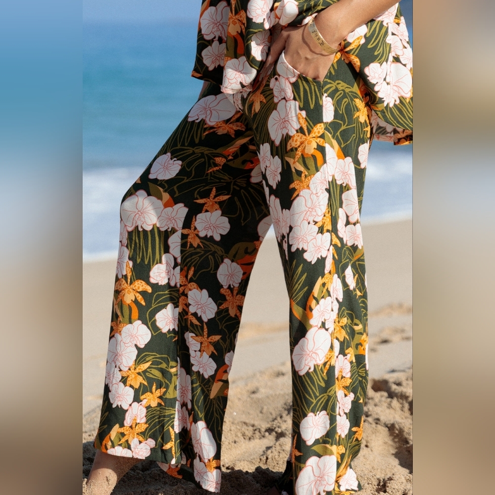 Ava Sky Fighting Eel Pant Thea in Clover Sea of Orchids, Size Small (NWT) - Picture 3 of 5